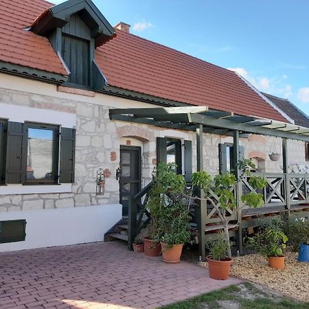 Kofejto Haza Villa Fertőrákos Eksteriør bilde