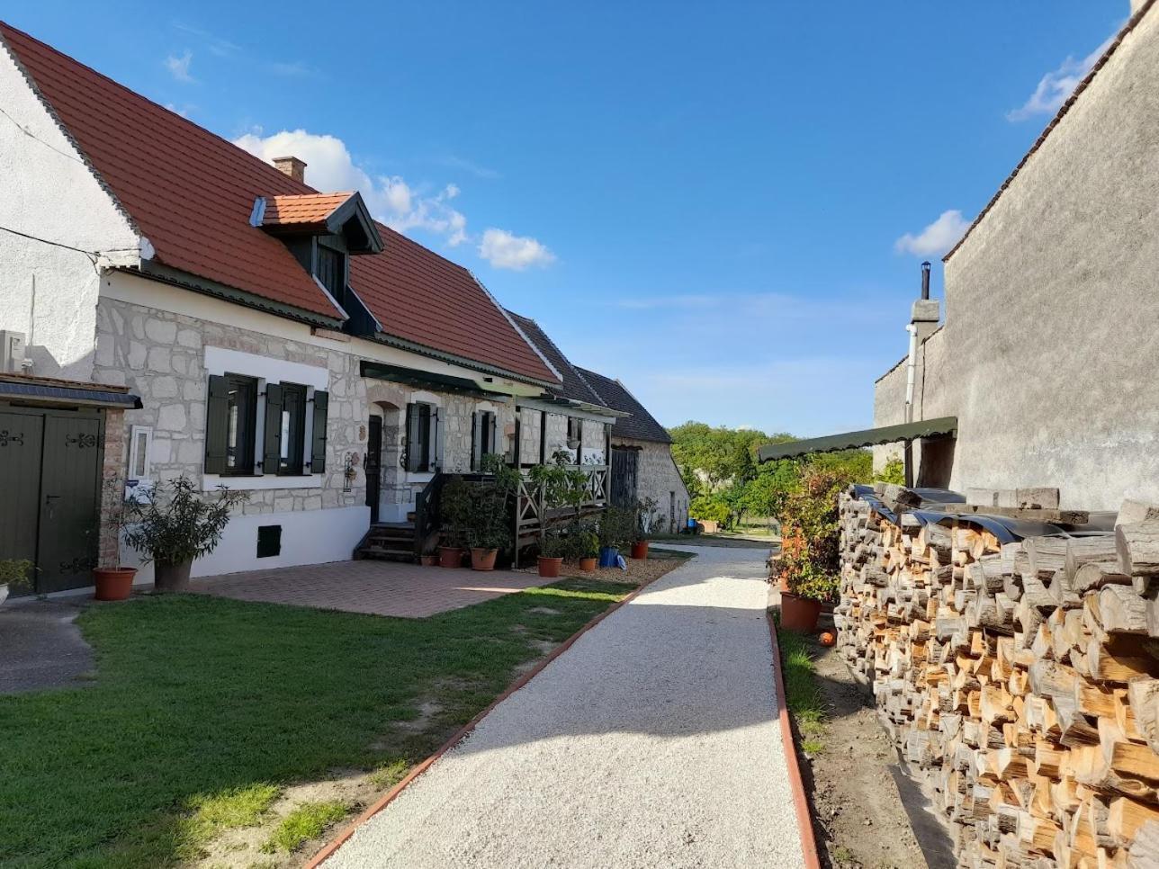 Kofejto Haza Villa Fertőrákos Eksteriør bilde